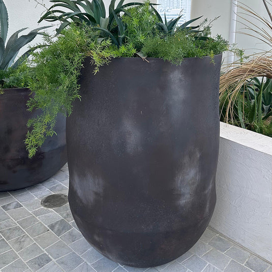 Decorative Planters Dubai – Stylish Green Living Solutions for Modern Interiors and Exteriors